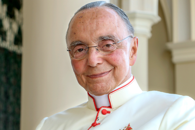 Mons. João Scognamiglio Clá Dias, EP, fundador de los Heraldos del Evangelio, encomienda su alma a Dios